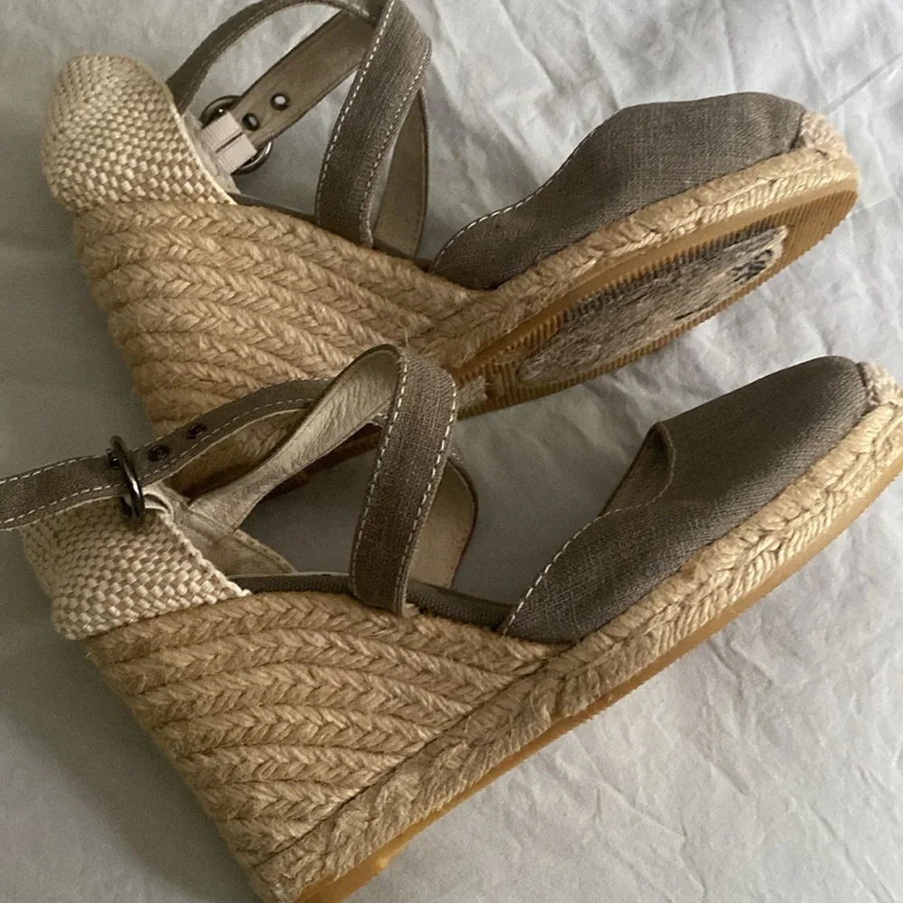 Bettye Muller Espadrille Wedge Heels size 38 made in Spain